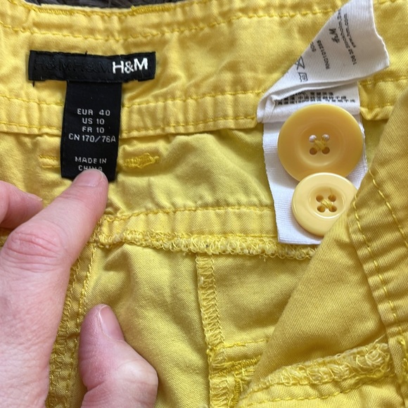 Cool comfy yellow shirt from H&M - Picture 3 of 4